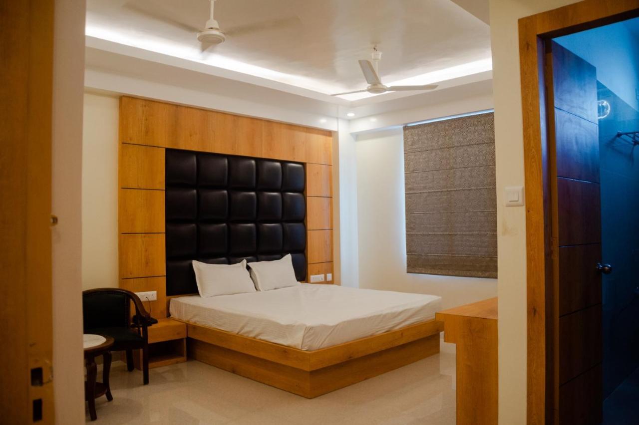 Hotel Grand Lotus ดิมาปูร์ ภายนอก รูปภาพ
